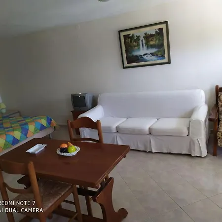Tasis Place * Dilináta
